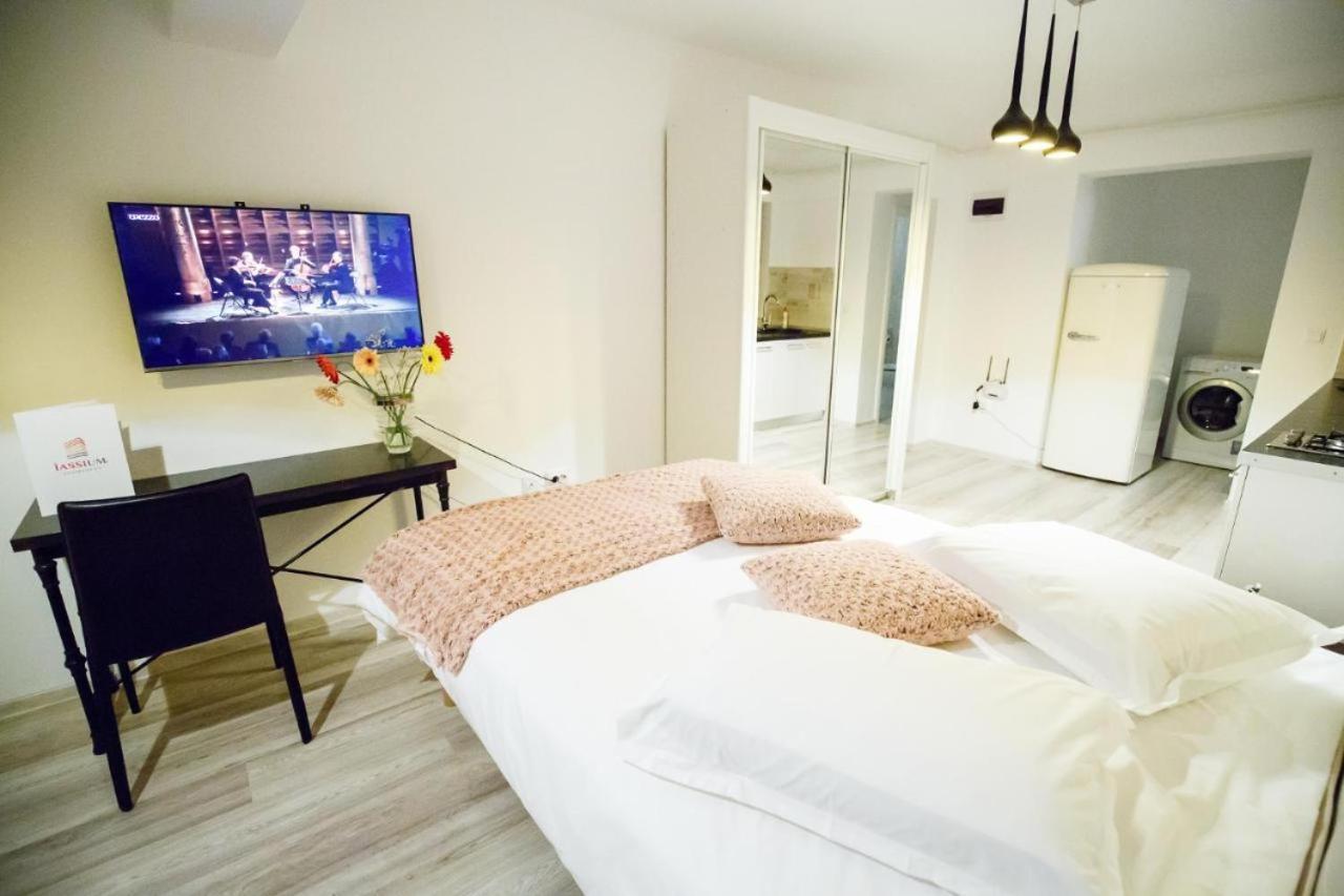 Metropolitan Iassium Apartments ياش المظهر الخارجي الصورة